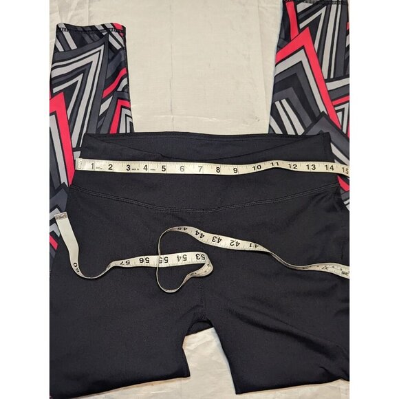 Fabletics Leggings Black Pink Women’s Fitted Geometric Triangles Size Medium - Picture 11 of 15